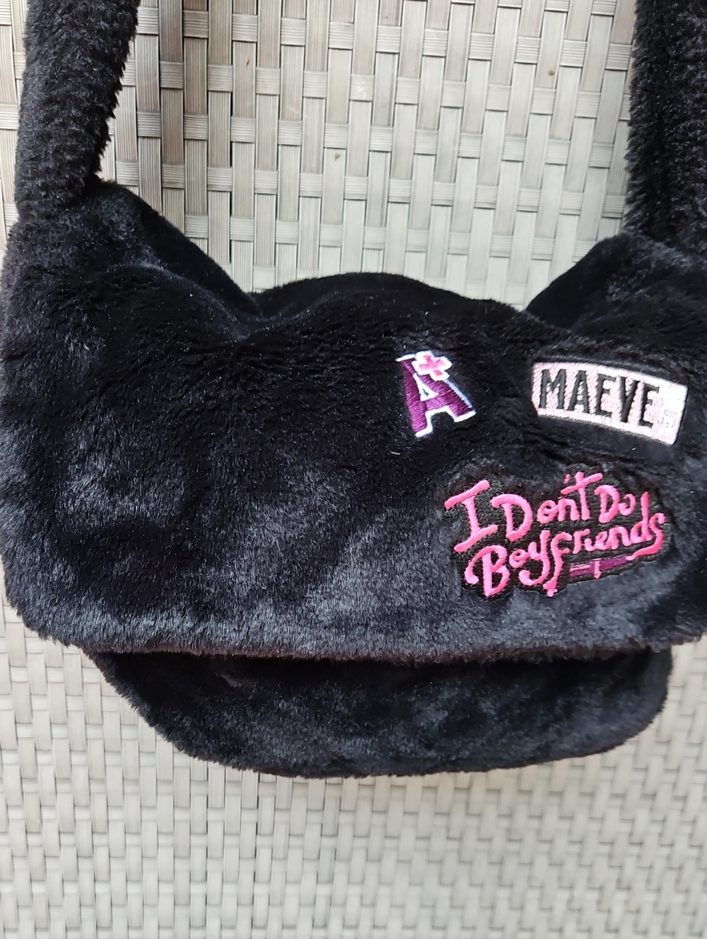 H&M Netflix Sex Education Maeve Wiley Black Faux Fur Crossbody Bag Pink Patch